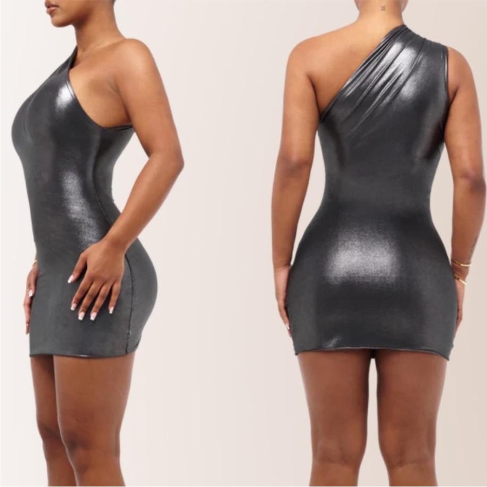 Sleek One-Shoulder Metallic Dress